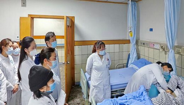 隆医.jpg